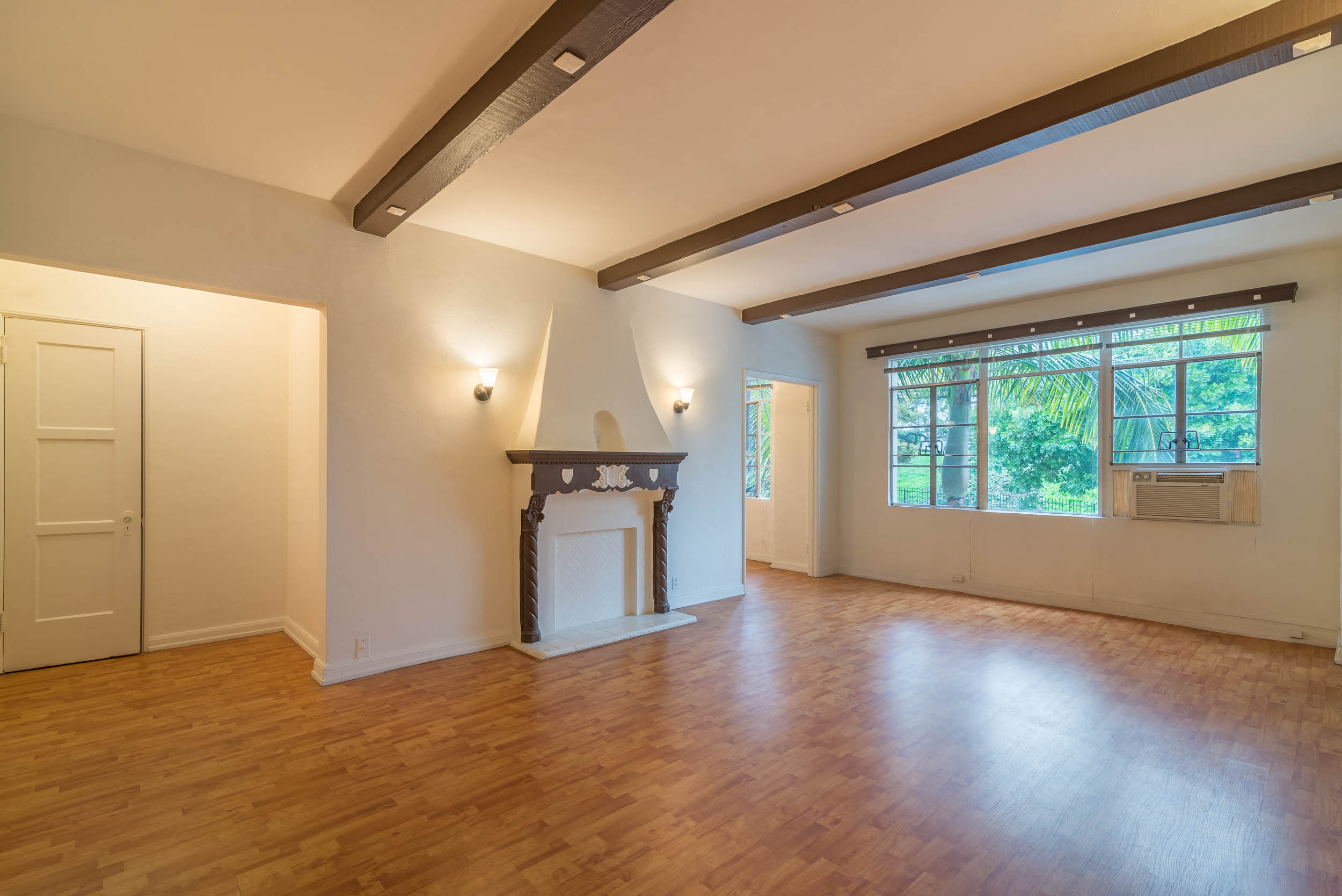Floor plan for studio, 1 bath, 750 sqft